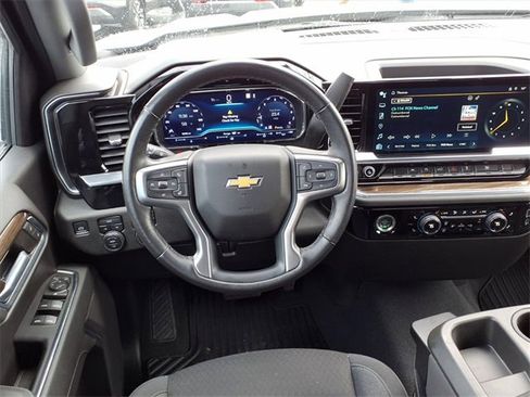 Used 2022 Chevrolet Silverado 1500 LT image 6