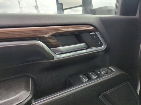 Used 2024 Chevrolet Silverado 2500 LT image 24