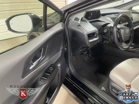 Used 2023 Toyota Prius XLE image 10