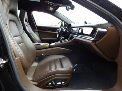 Used 2018 Porsche Panamera image 20
