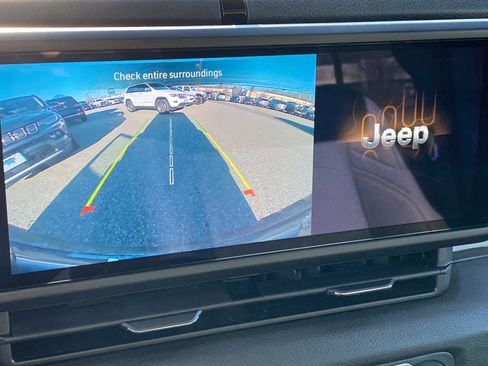 Certified 2025 Jeep Wrangler Sport S image 10