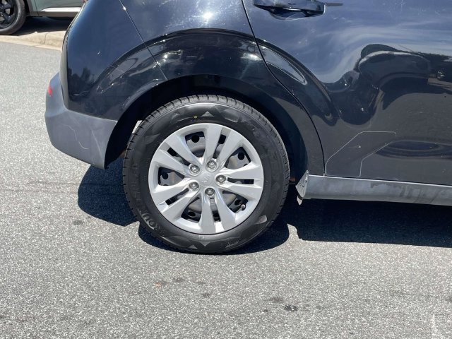 Used 2021 Kia Soul LX FWD image 7