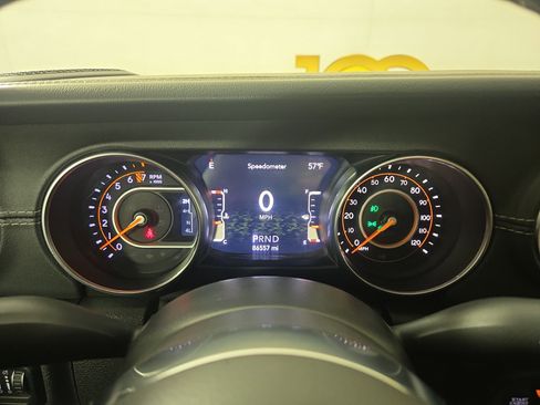 Used 2020 Jeep Gladiator Overland image 17