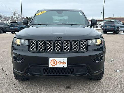 Used 2021 Jeep Grand Cherokee Laredo X image 2
