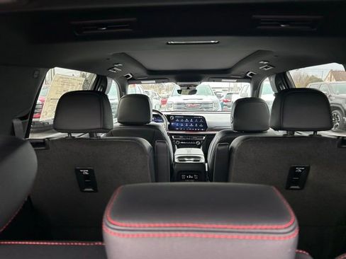 New 2026 Chevrolet Traverse Z71 w/ Enhanced Driving Package image 11