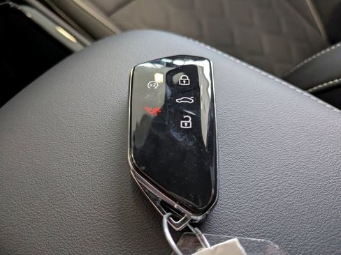 New 2026 Volkswagen Tiguan SEL R-Line image 23