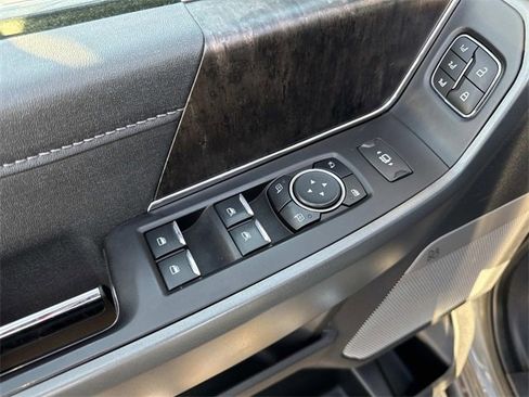 Used 2023 Ford F350 Lariat w/ Chrome Package image 11