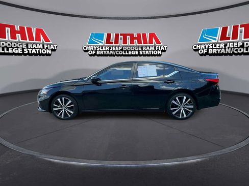 Used 2021 Nissan Altima 2.5 SR FWD image 5