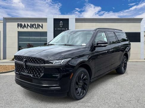 New 2026 Lincoln Navigator L Reserve AWD/4WD image 3