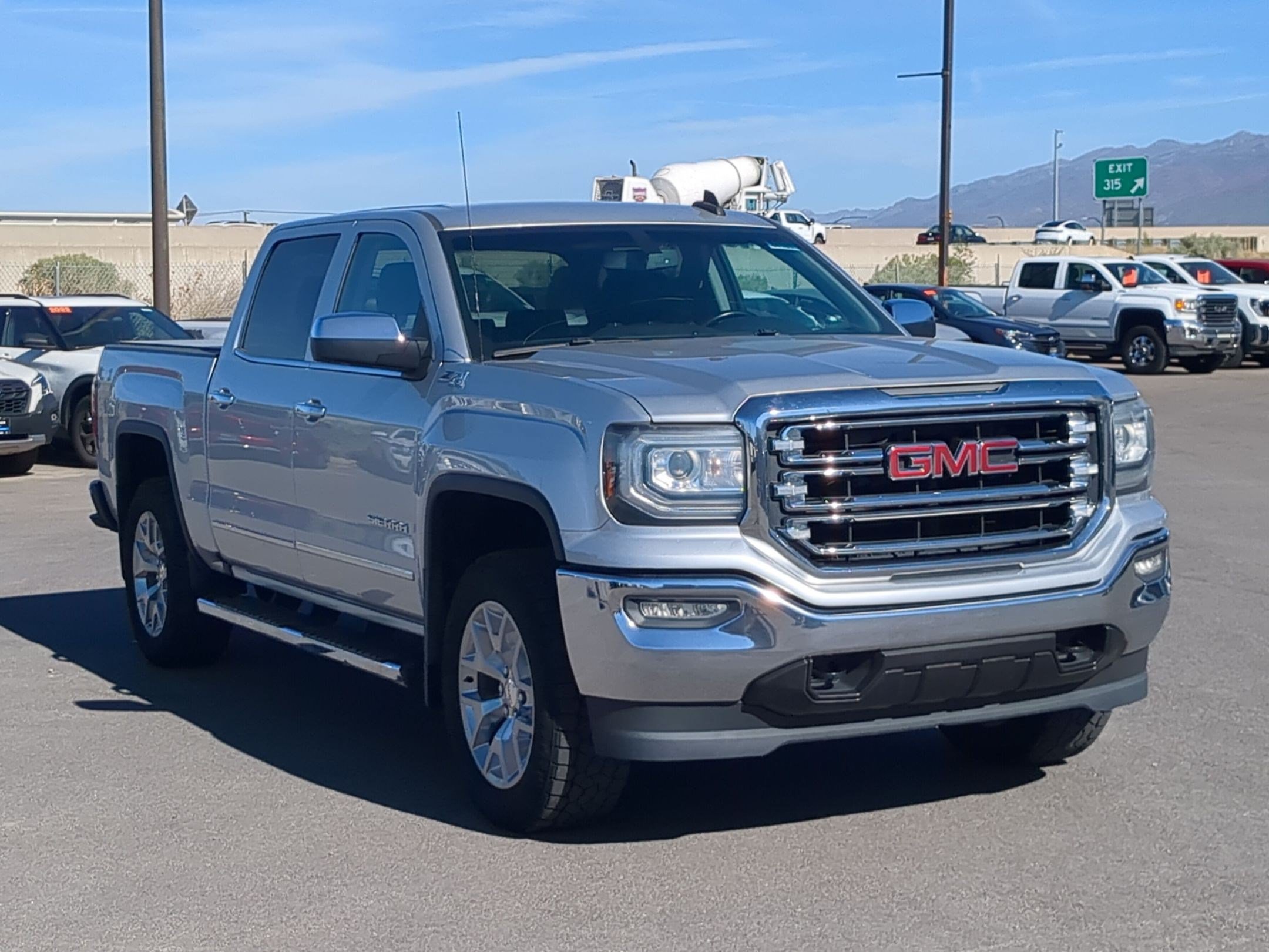 Used 2018 GMC Sierra 1500 SLT w/ SLT Premium Package AWD/4WD image 7