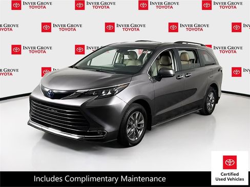 Certified 2024 Toyota Sienna XLE FWD image 1