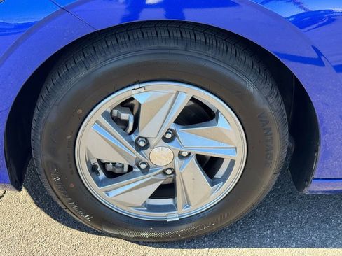 Used 2024 Hyundai Elantra SE image 10