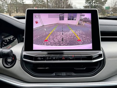 Certified 2024 Jeep Compass Limited image 13