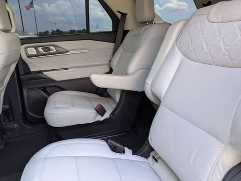 Used 2025 Ford Explorer Platinum w/ Ultimate Package RWD image 15