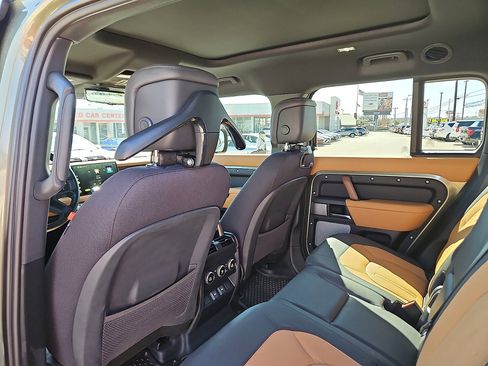 Used 2023 Land Rover Defender 130 X image 9