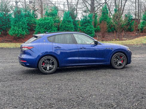 Used 2021 Maserati Levante S image 9