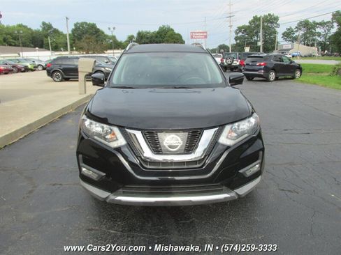 Used 2017 Nissan Rogue SV w/ SV Premium Package FWD image 2