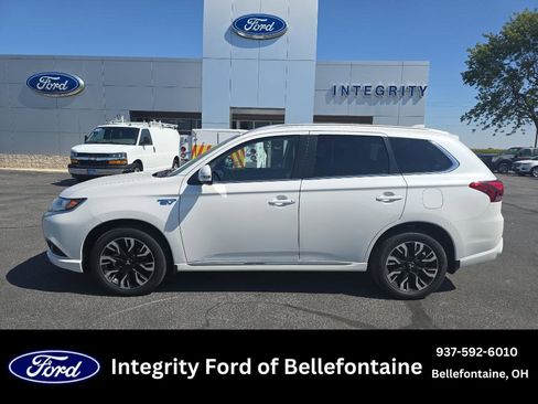 Used 2018 Mitsubishi Outlander SEL image 1