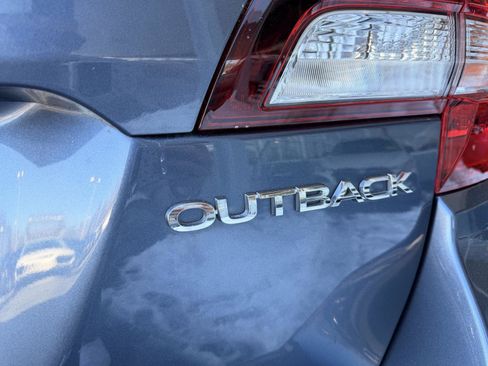 Used 2018 Subaru Outback 2.5i Premium image 36