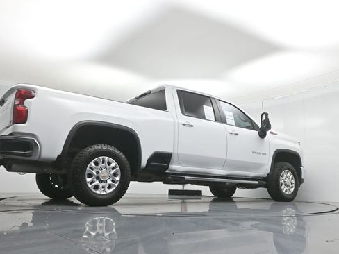 Used 2024 Chevrolet Silverado 2500 LT image 45