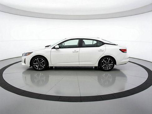 Used 2025 Nissan Sentra SV image 5