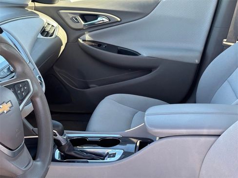 Used 2022 Chevrolet Malibu LT image 10