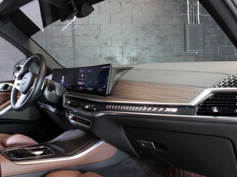 Used 2025 BMW X5 xDrive40i w/ M Sport Package image 48