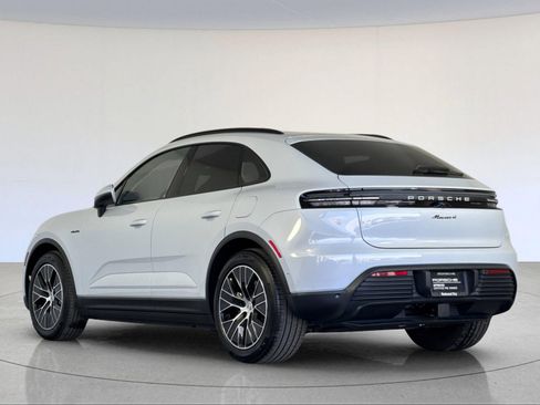 Certified 2025 Porsche Macan 4 Electric image 3