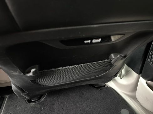 Used 2024 Chrysler Pacifica Touring-L FWD image 22