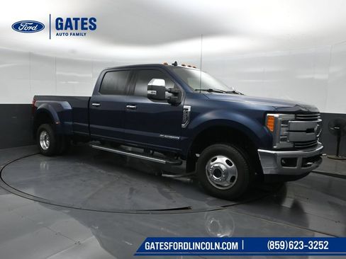 Used 2019 Ford F350 Lariat w/ Lariat Ultimate Package AWD/4WD image 4