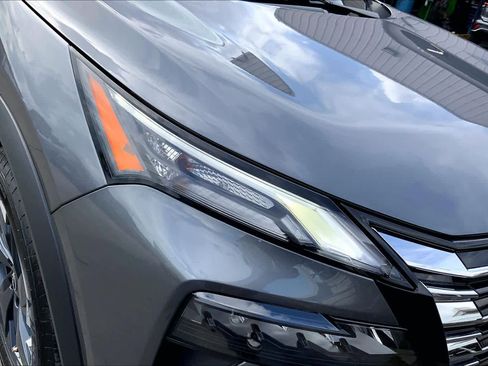 Used 2025 Nissan Rogue SV AWD/4WD image 27