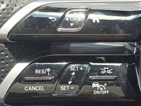 Used 2024 Mercedes-Benz GLS 450 4MATIC image 34