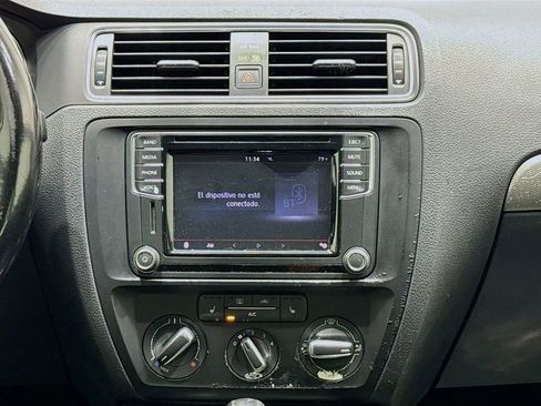 Used 2017 Volkswagen Jetta SE image 21