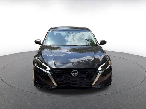 Used 2025 Nissan Altima 2.5 SV image 4