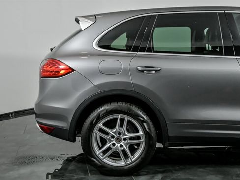 Used 2014 Porsche Cayenne Platinum Edition image 11
