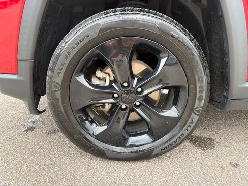 Used 2021 Jeep Compass Latitude AWD/4WD image 12