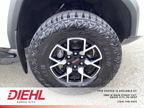 Used 2024 GMC Canyon AT4X AWD/4WD image 9