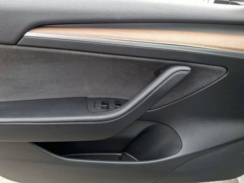 Used 2022 Tesla Model 3 image 12