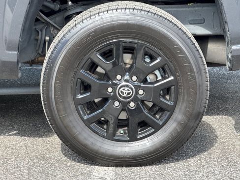 Used 2025 Toyota Tacoma SR5 AWD/4WD image 26