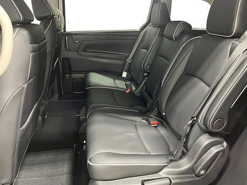 New 2026 Honda Odyssey Touring image 21