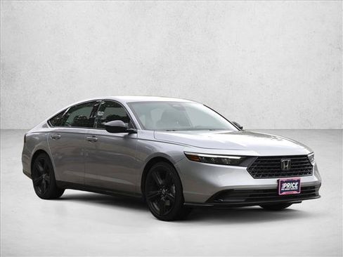 Used 2023 Honda Accord Sport image 3