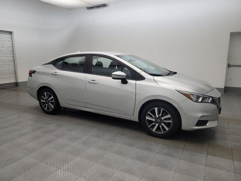 Used 2021 Nissan Versa SV FWD image 11