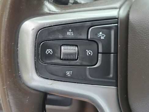Used 2021 Chevrolet Suburban LT RWD image 27