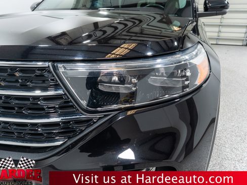 Used 2022 Ford Explorer XLT w/ Equipment Group 202A image 8