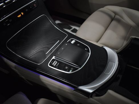 Used 2020 Mercedes-Benz GLC 300 4MATIC image 23