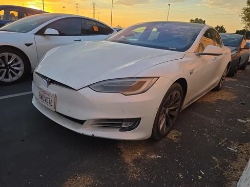 Used 2018 Tesla Model S 100D AWD/4WD image 1
