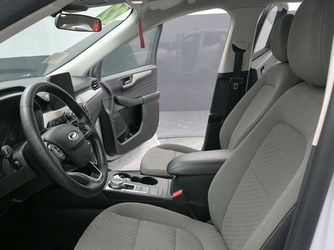 Used 2022 Ford Escape SE w/ Cold Weather Package image 19