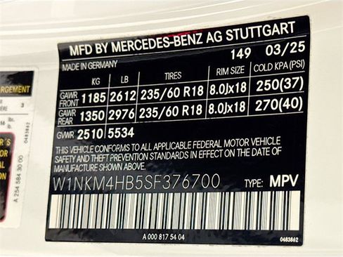 Used 2025 Mercedes-Benz GLC 300 4MATIC image 34