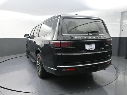 Used 2024 Jeep Wagoneer L Series II w/ Flexible Seating Group AWD/4WD image 8