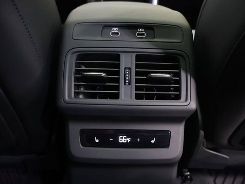 Used 2025 Audi SQ5 Prestige w/ Prestige Package AWD/4WD image 25